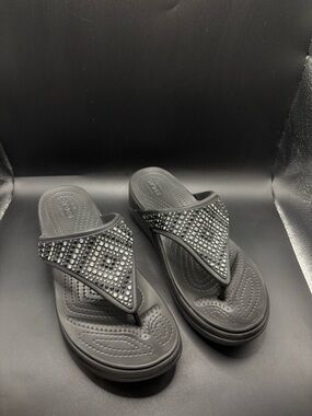 Crocs Women’s Size 9 Sandal Monterey Shimmer Black Wedge Flip Flop Dual Comfort